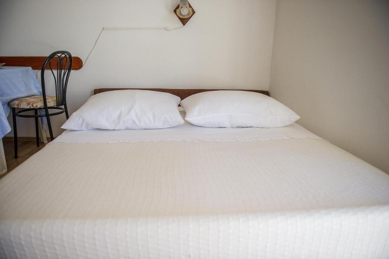 Apartments Skarpa 1601 Рогозница Экстерьер фото