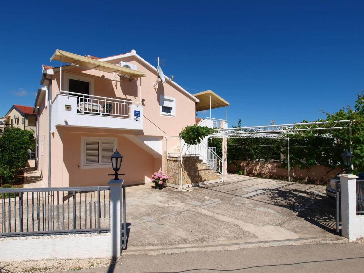 Apartments Skarpa 1601 Рогозница Экстерьер фото